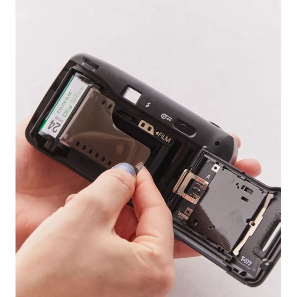 Ansco Pix Flash 35mm Camera - Picture 2 of 2